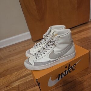 Nike Blazers Mid 77 White/Bone Grey